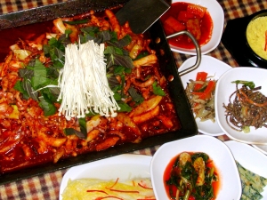 “오늘 저녁 낙지볶음 어때?” 노곤한 봄철, 입맛 당기..