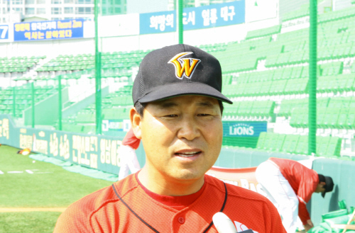 “오랜만에 오니까  설레고 흥분된다”이만수 코치 10년..
