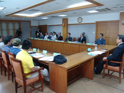 경산시 대학교 총학생회장 간담회 시 교육정책 설명과 지..