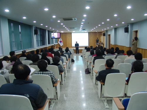 초.중.고 양성평등 담당자 교육 실시사동중 시청각실에서..