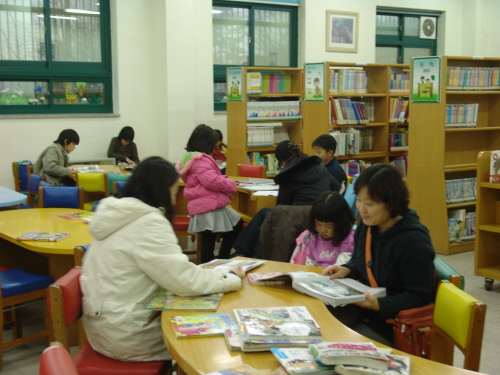 교육정보센터 아동이용자 크게 늘어 아동이용자 및 자료 ..