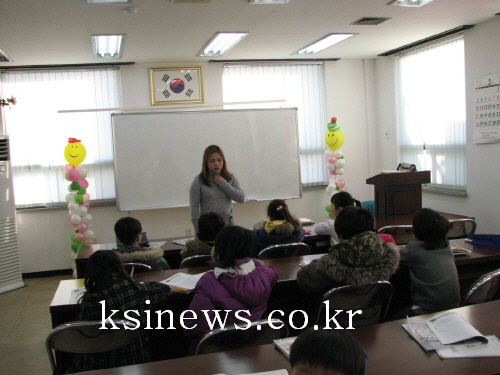 필리핀 이주여성 영어강사로 활동신시아지로돌포씨 중앙동 ..