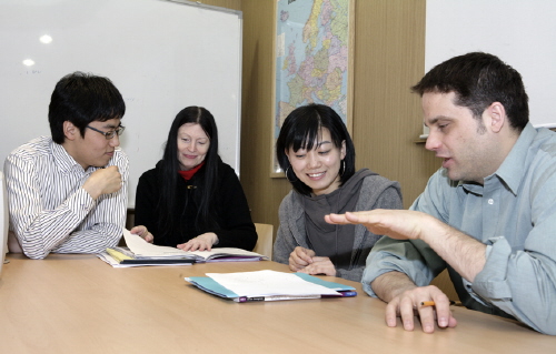 영남대, ‘English Help Desk' 운영 원어..