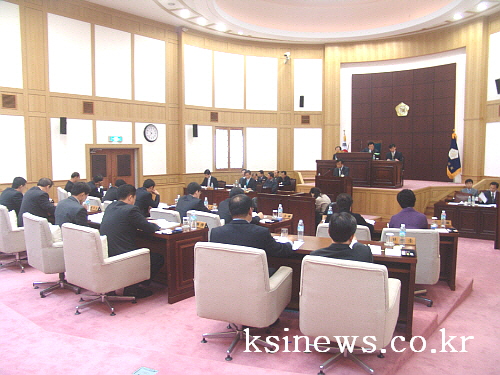 경산시의회 제120회 임시회 개회 기부금품 특위 결과보..