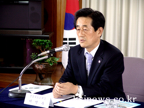 이영우 교육감, 경산서 첫 업무보고회“사교육비 낮추려면..