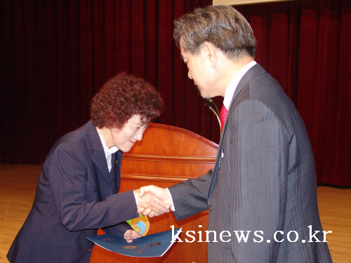 자원봉사자 581명, 임무 완료!시민회관서 자원봉사자 ..