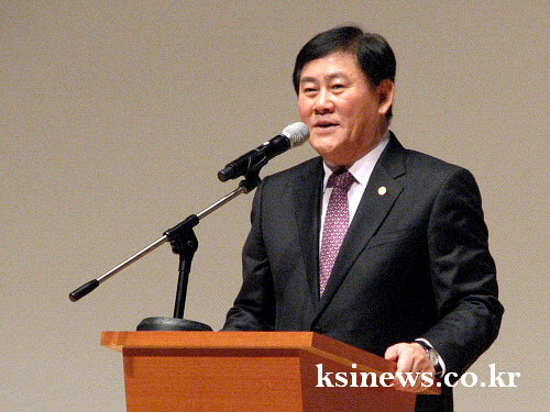 최경환 장관, ‘선거개입’ 파문! 여론조사 두고 지역 ..