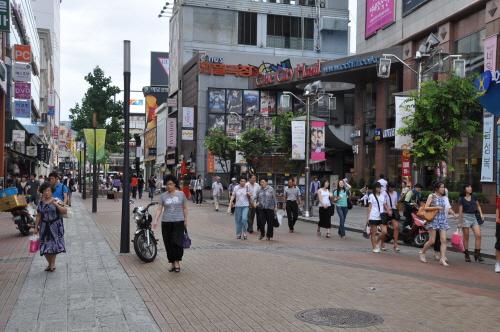 대구 대중교통전용지구, 양극화 뚜렷! 자가용 통제로 주..