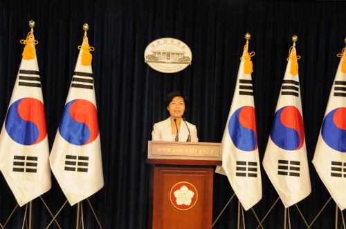 민노당, 김태영 국방장관 맹 비난! 장관 거취문제, 대..