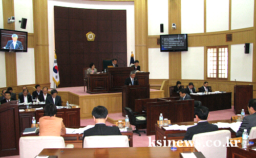 제2회 추경예산안, 2억7천만원 삭감 제135회 경산시..