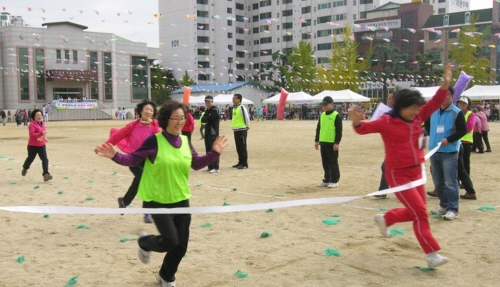 서부2·동부동 ‘주민 체육대회’ 열려 체육경기, 노래자..