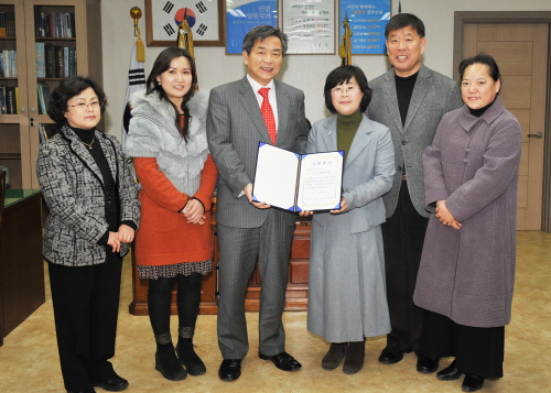 경산 공립어린이집연합, 장학금 기탁 장학회에 500만원..