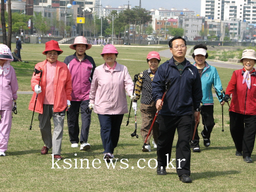“경산시민 걷기 지도자 양성한다!” 보건소 걷기운동 확..