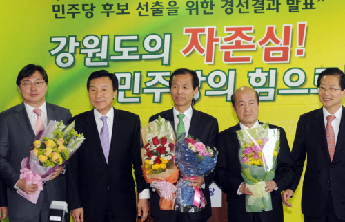 민주당, 강원지사 후보 최문순 확정 전수조사 및 여론조..