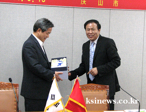 중국 교남시 의회 일행 경산 방문 인대상무위원 등 7명..