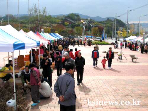 추수 맞은 지역 농·특산물 “한 자리에” 2011 추수..