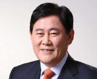 최경환 의원, 3일 출판기념회 지경부 장관 시절 기록한..