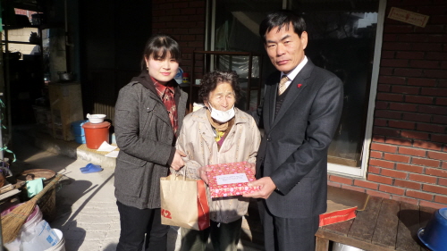 경산시, 독거노인 400명에 내복 지원 에너지 절약 유..