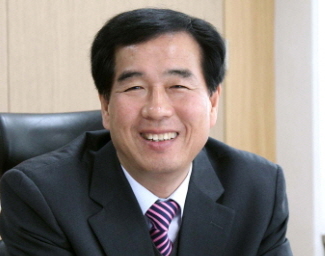최영조 도의회 사무처장 명예퇴직 경산시장 후보 거론....