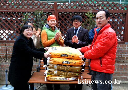 서부2동 청년회, ‘사랑의 쌀’ 기탁 중방동 샤론의 집..