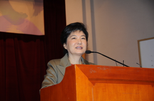 박근혜당 본격 출범  한나라당~새누리당으로 당명, 정책..