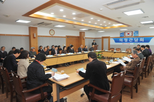 경산시·시의회 새해 첫 ‘현안 논의’ 의정간담회 열어 ..