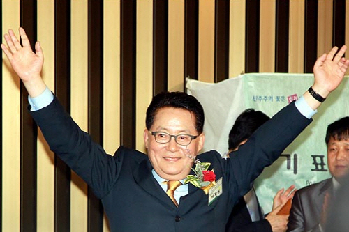 민주통합당 원내대표 박지원 당선  결선 접전 끝에 67..