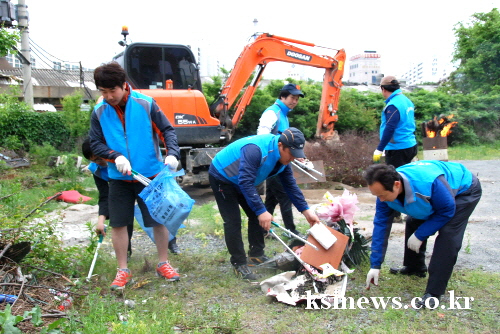 서부2동 청년회, ‘환경정화’ 봉사 중산동 우범지역의 ..