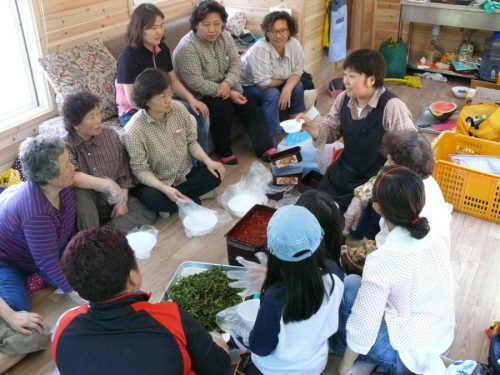 “향긋한 산나물 향에 취해보세요~” 용성 참가죽 작목반..