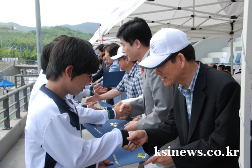 경산 육상 꿈나무들 ‘한 자리에~’ 제24회 경산교육장..