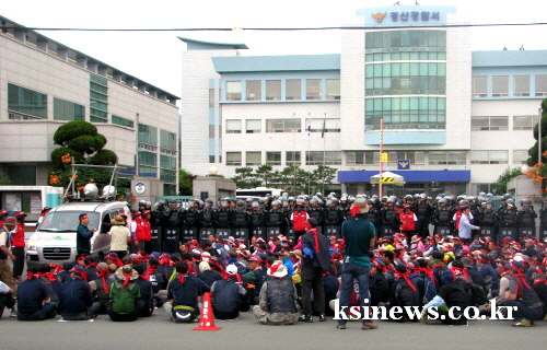 총파업 건설노조 ‘경산서 충돌’ 아파트현장 불법행위 노..