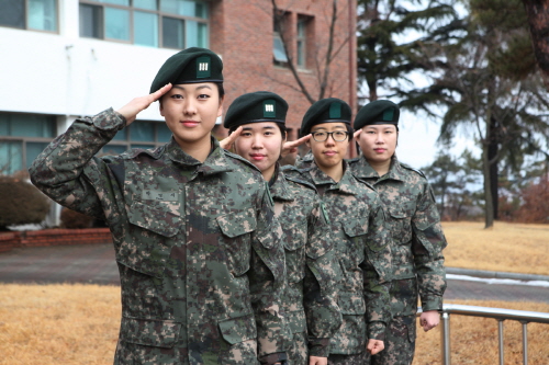 동계훈련에 나선 여대생 4인방! 대구대 학군단 여성 후..