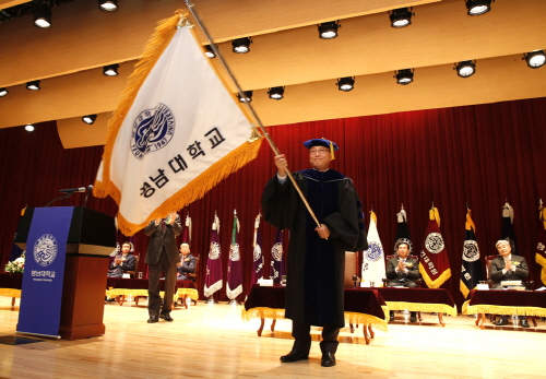 “미래를 만드는 대학 구현하겠다!” 영남대 제14대 노..