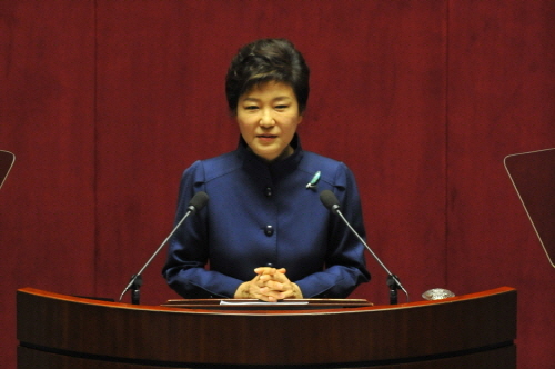 “대한민국 위대한 미래 함께 만들어야” 박 대통령, ‘..