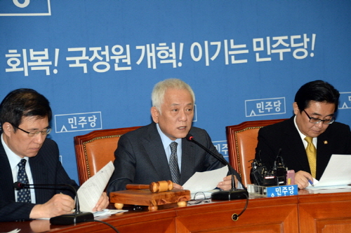 “알맹이 없는 시정연설로 정국 안개 속” 김한길 대표,..