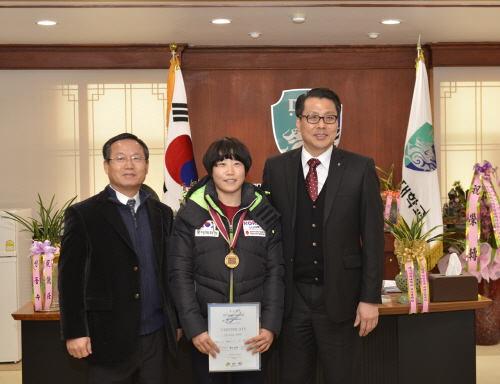 대구한의대, 최은주 선수 장학금 전달 한국 루지 사상 ..