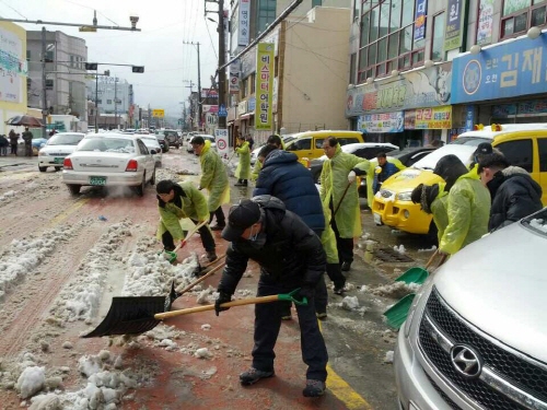 경산시, 포항 폭설피해 복구 지원 13일 인력, 장비 ..