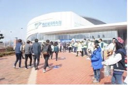 새내기 대학생 대상 공정선거 캠페인 경산선관위, 신입생..