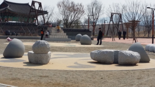 삼성현역사공원, 상춘객 발길 이어져 공식개장 전 입소문..