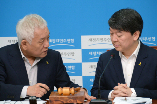 새정치, 안철수.김한길 대표 사퇴키로 박영선 원내대표 ..