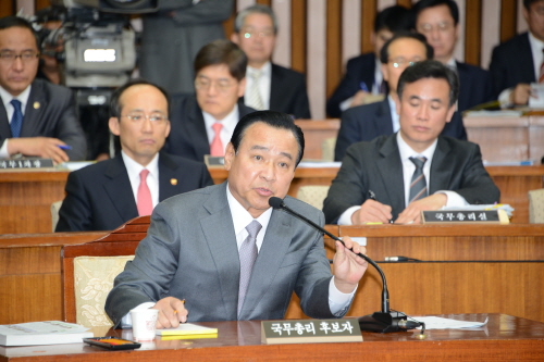 이완구 후보자 인사청문회서 ‘진땀’ 각종 논란에 대해 ..