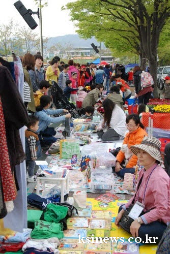 성폭력 피해자 지원 ‘벼룩시장’ 열려 시민 1천여명 남..