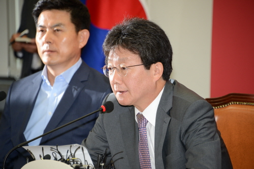 새누리당, 국회법 개정안 재의결 불참 유승민 원내대표 ..