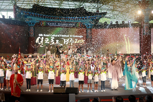 ‘실크로드 경주 2015’ 성대한 개막! 개막식에 황교..