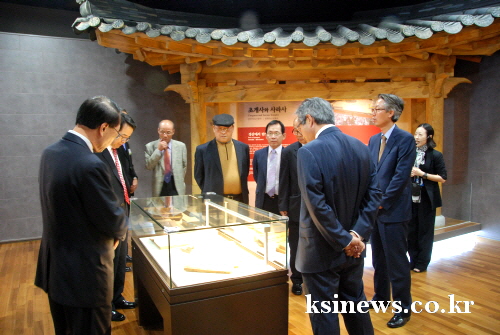 역대 경산부시장 “한 자리에 모였다” 통합 20주년 발..