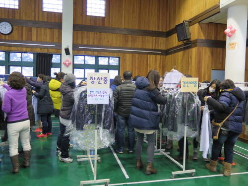아름다운 동행 ‘경산 교복나눔장터’ 개장 경산교육지원청..