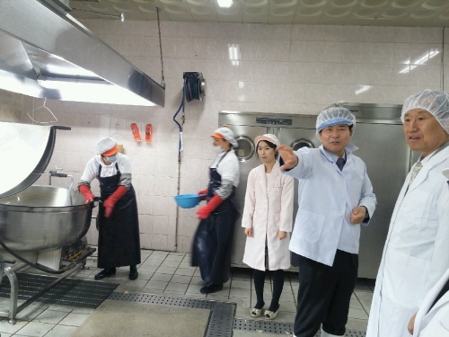 교육지원청 ‘학교급식 특별점검’ 간부공무원이 직접 불시..