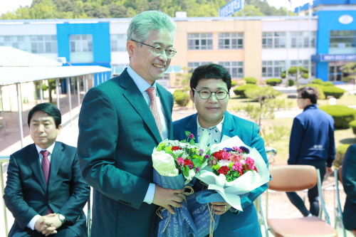 스승과 제자의 특별한 만남 상주화령중고등학교 교내체육대..
