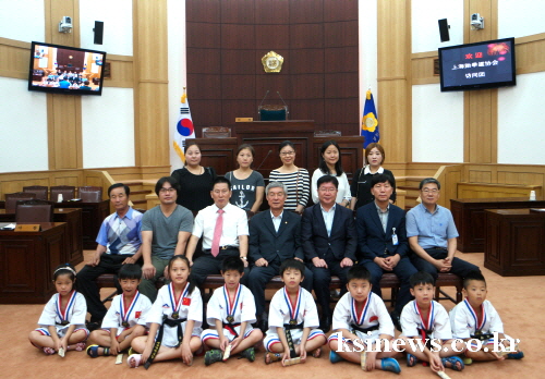 中 상해 태권 꿈나무들, 시의회 방문 대동태권도장 김일..