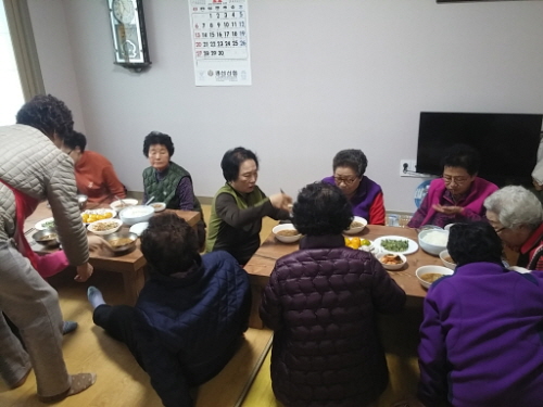 ‘건강한 밥상’으로 온정 나누다 해피투게더 가족봉사단,..